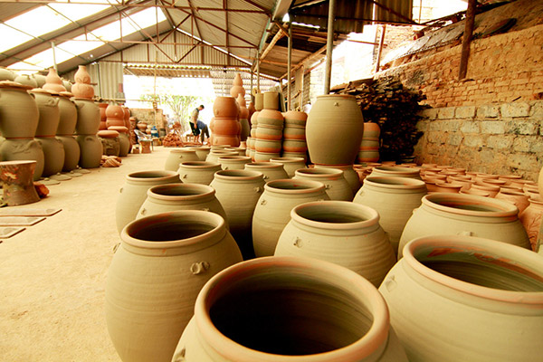 Bat Trang Pottery Village Hanoi Tour