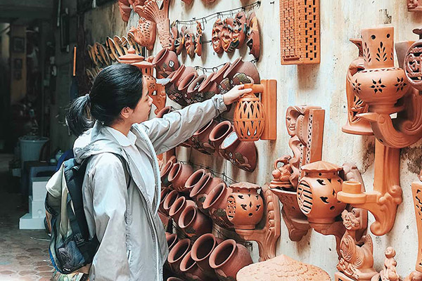 Bat Trang Pottery Village Hanoi Tour